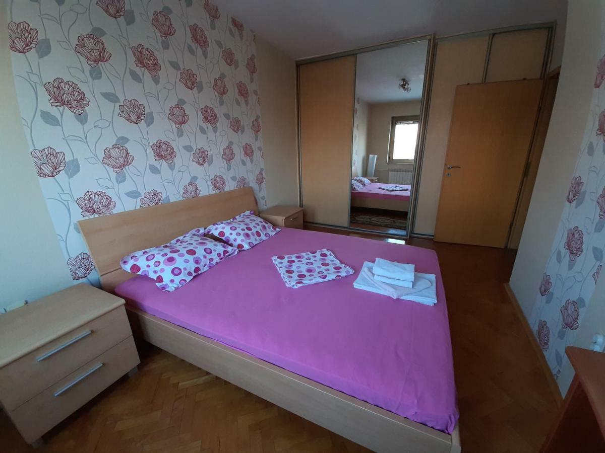 Square Exclusive Apartment 3N Skopje Exterior photo